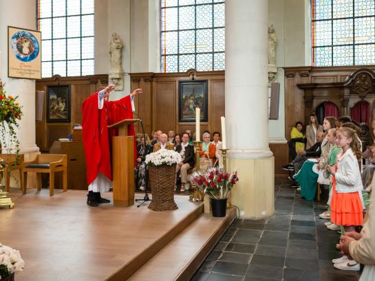 Vormselviering (Sint-Ursmaruskerk, Baasrode)