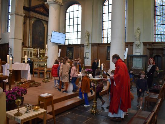 Palmzondagviering (Sint-Ursmaruskerk, Baasrode)